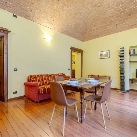 Casa Dei Giramondo * Asti