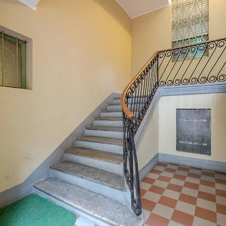 Casa Dei Giramondo 아파트 아스티