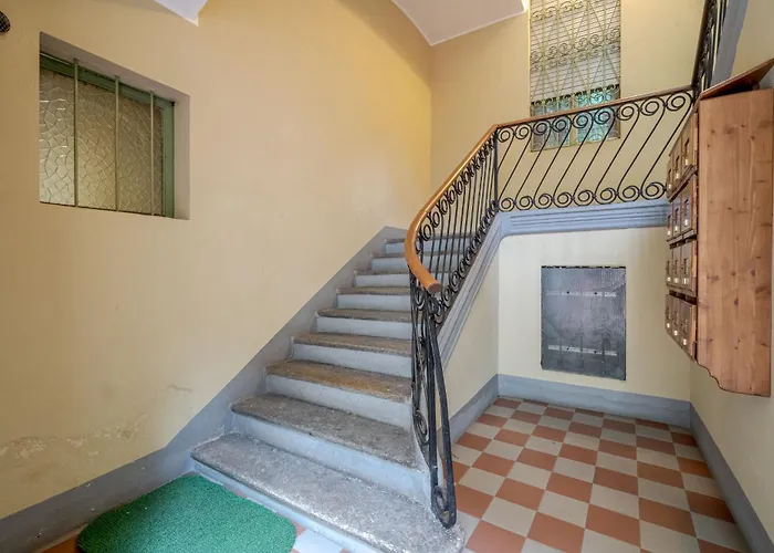 Guesthost - Casa Dei Giramondo アパート アスティ